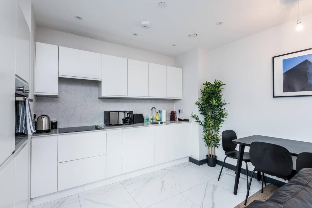 ليفربول Waterfront Apartment With View Of Liver Building المظهر الخارجي الصورة